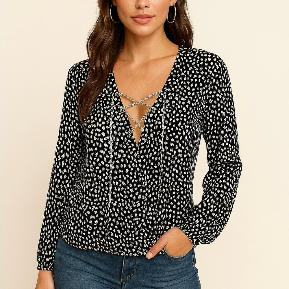 NWT Michael Kors printed chain detail lace up chiffon faux wrap top ❤️